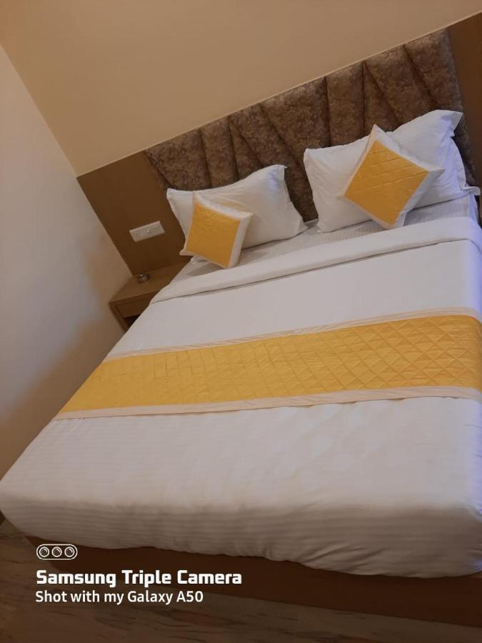 Hotel Fun Park Sanand Exterior photo